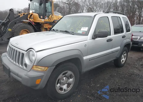 2005 Jeep Liberty Sport из США, поврежденный, VIN 1J4GL48K25W673907